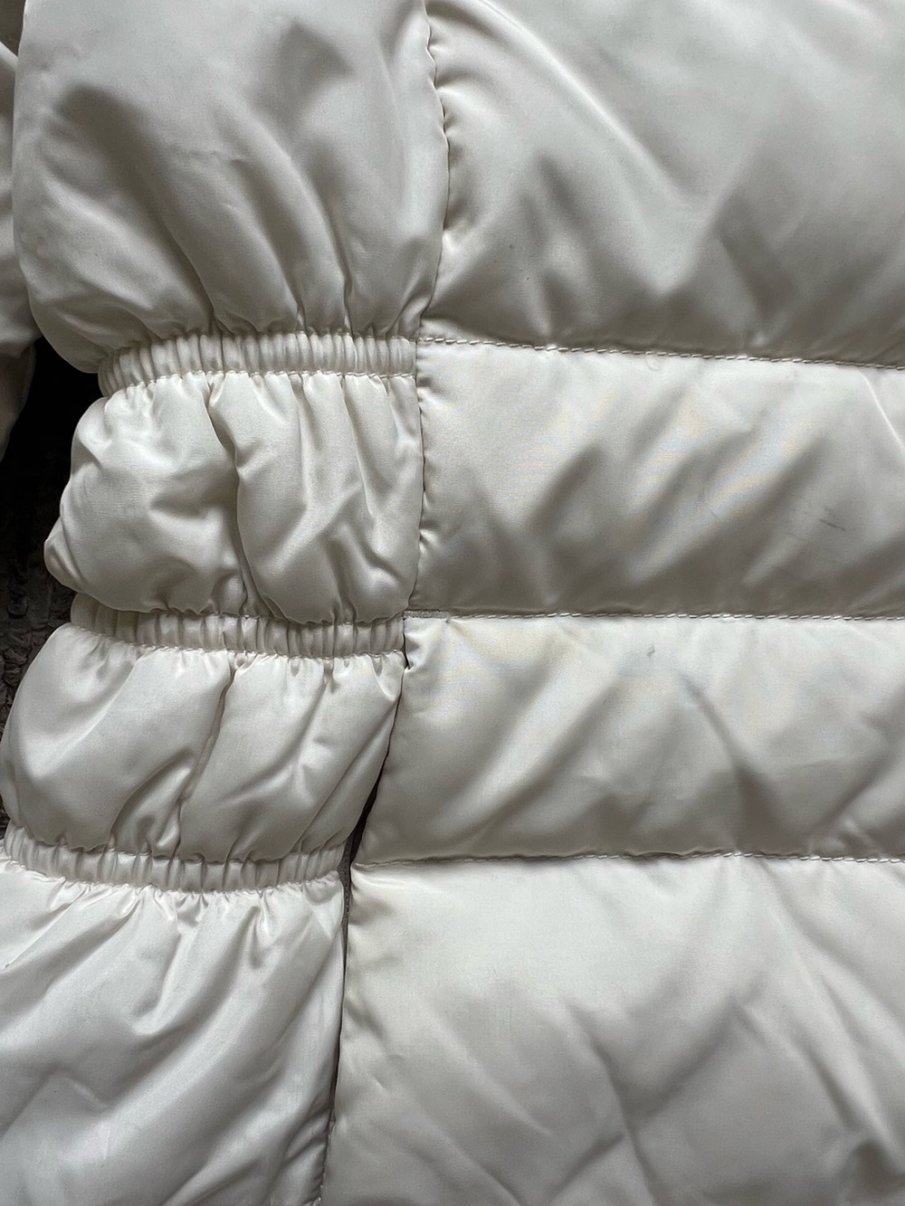 The North Face Women's Cream Quilted Hooded Puffer Jacket - Picture 6 of 10